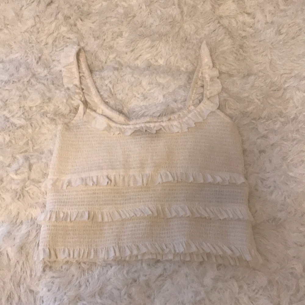 URBAN OUTFITTER RUFFLE WHITE CROP TOP